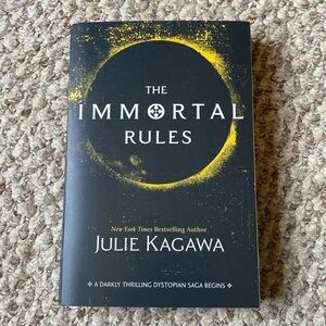 The Immortal Rules by Julie Kagawa Soft Cover Brand New